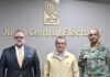 Presidente JCE se reúne titular de Procuraduría Electoral y jefe de la Policía Militar Electoral