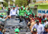 Leonel Fernández recorre barrios y calles de Montecristi y Dajabón