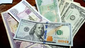 Cuba reconoce que debe dolarizar parcialmente su economía para que el peso se “recupere»
