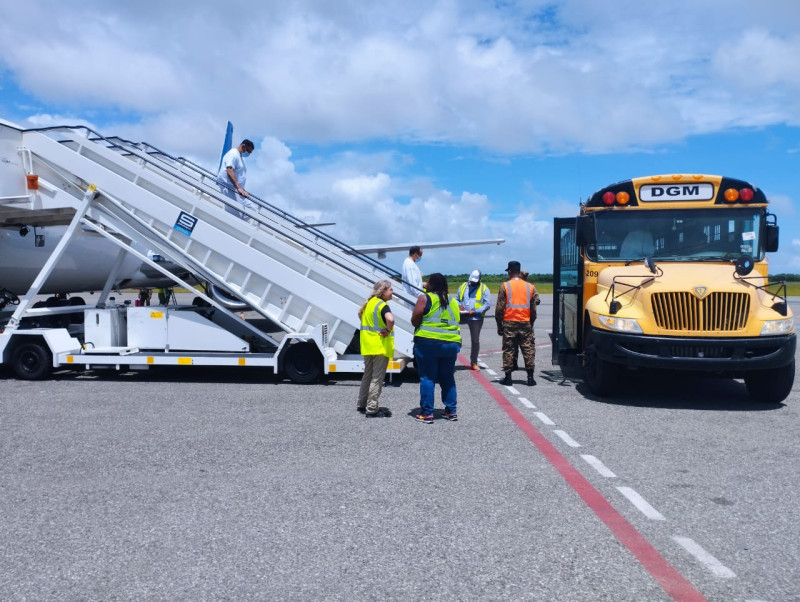 Repatrian a República Dominicana a más de 90 migrantes detenidos en aguas de Puerto Rico